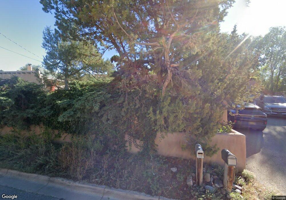 529 Juniper Dr, Santa Fe, NM 87501 - photo 1