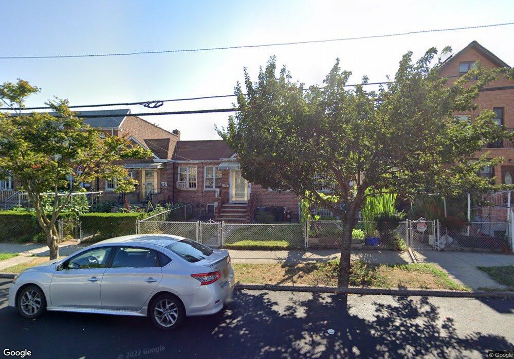 6139 164th St, Fresh Meadows, NY 11365 - photo 1