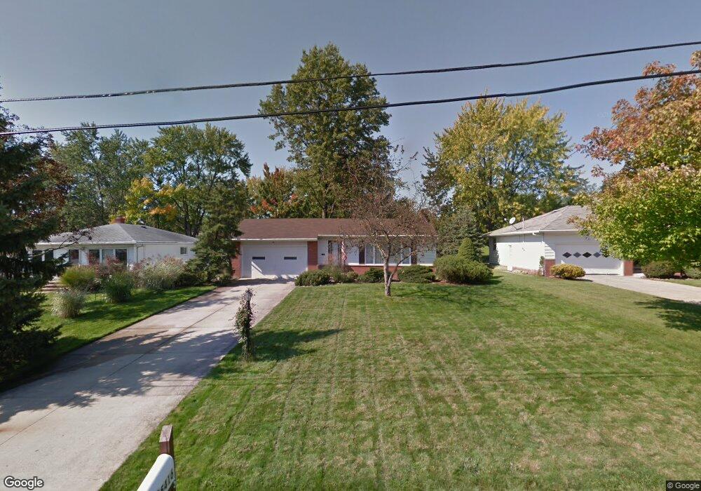 5416 Fairtree Rd, Bedford, OH 44146 - photo 1