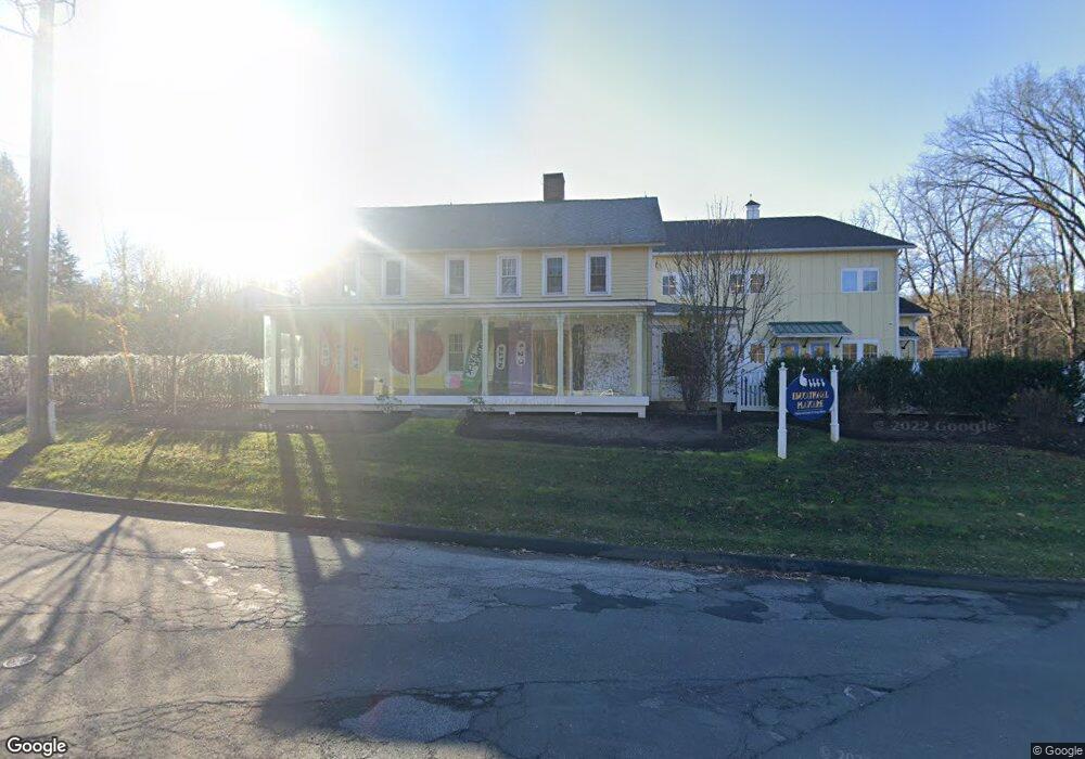 2 Saw Mill Rd, Newtown, CT 06470 - photo 1