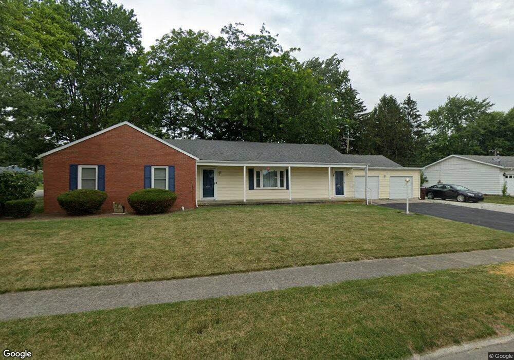 24 Columbian Ave, Bluffton, IN 46714 - photo 1