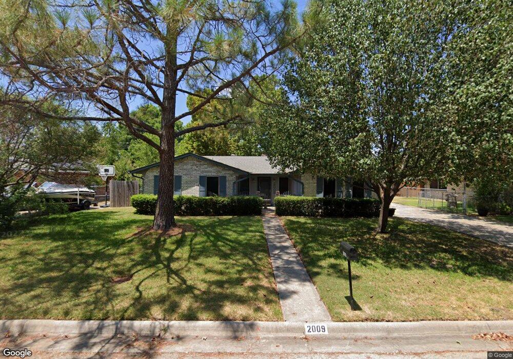 2009 Everglade Dr, Gainesville, TX 76240 - photo 1