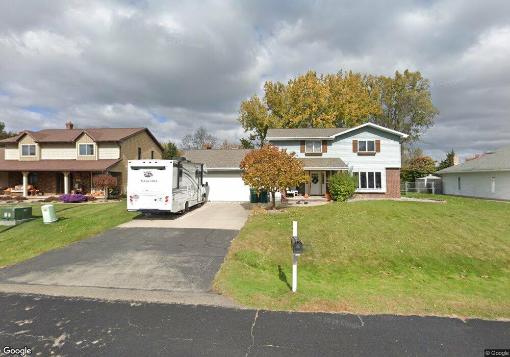 2624 W Sunnyview Cir, Appleton, WI 54914 - photo 1