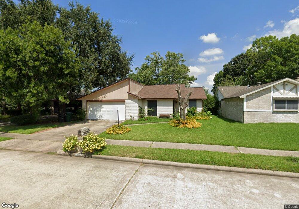 9411 Garden Bridge St, Houston, TX 77075 - photo 1