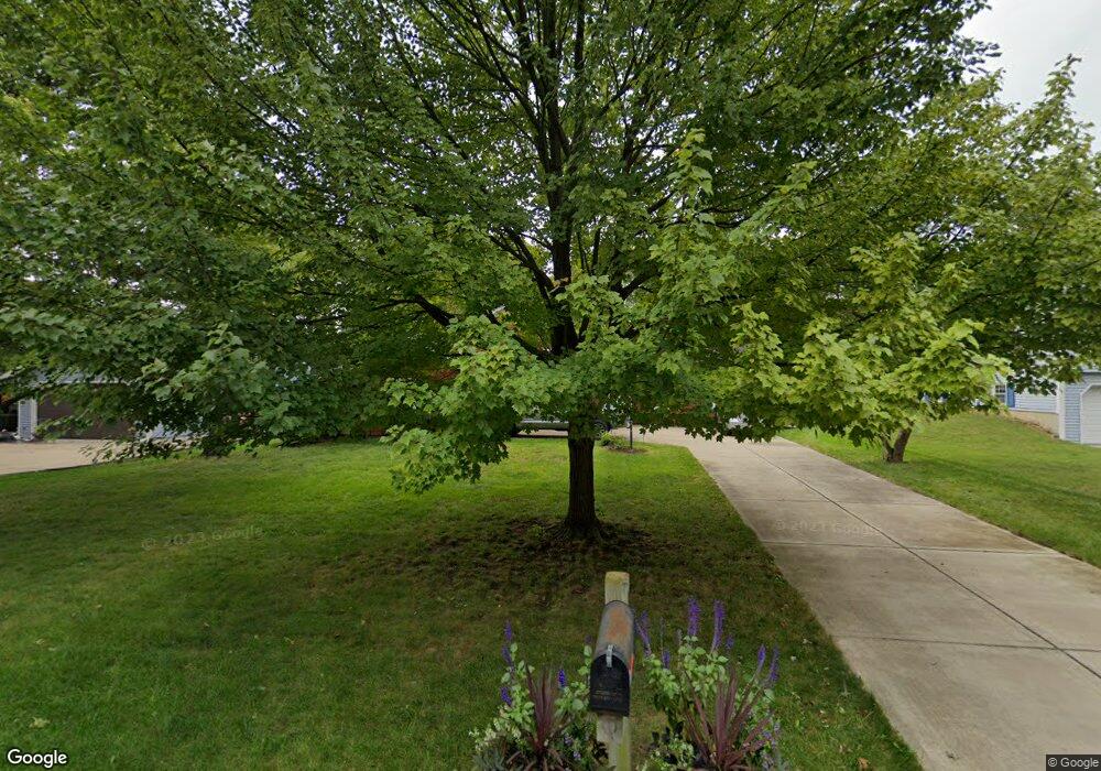 1050 Cardinal Ct, Batavia, IL 60510 - photo 1