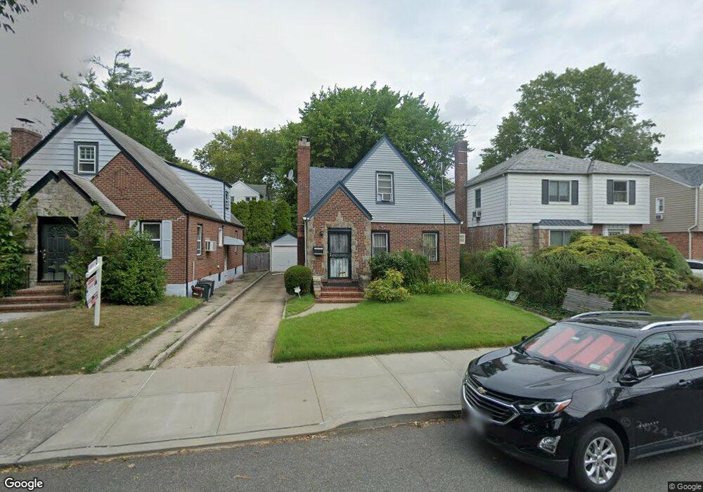 18719 Aberdeen Rd, Jamaica, NY 11432 - photo 1