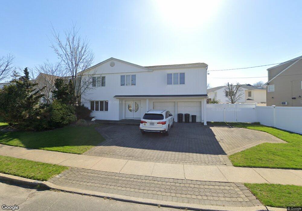 2946 Wynsum Ave, Merrick, NY 11566 - photo 1