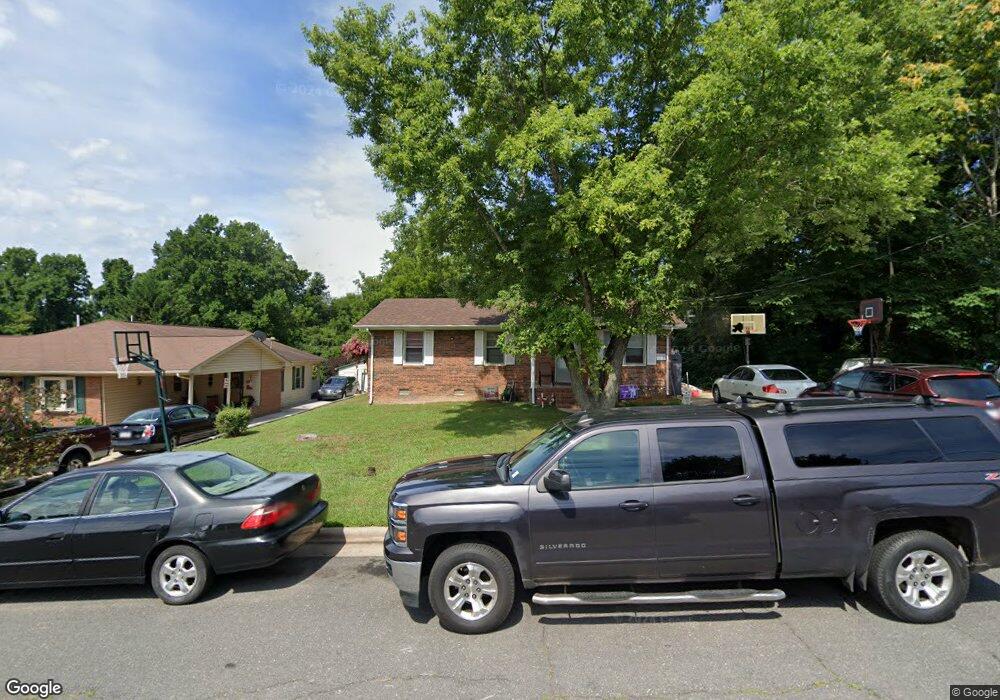 526 Staples St, Reidsville, NC 27320 - photo 1