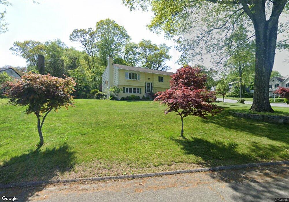 59 Fieldcrest Dr, Trumbull, CT 06611 - photo 1