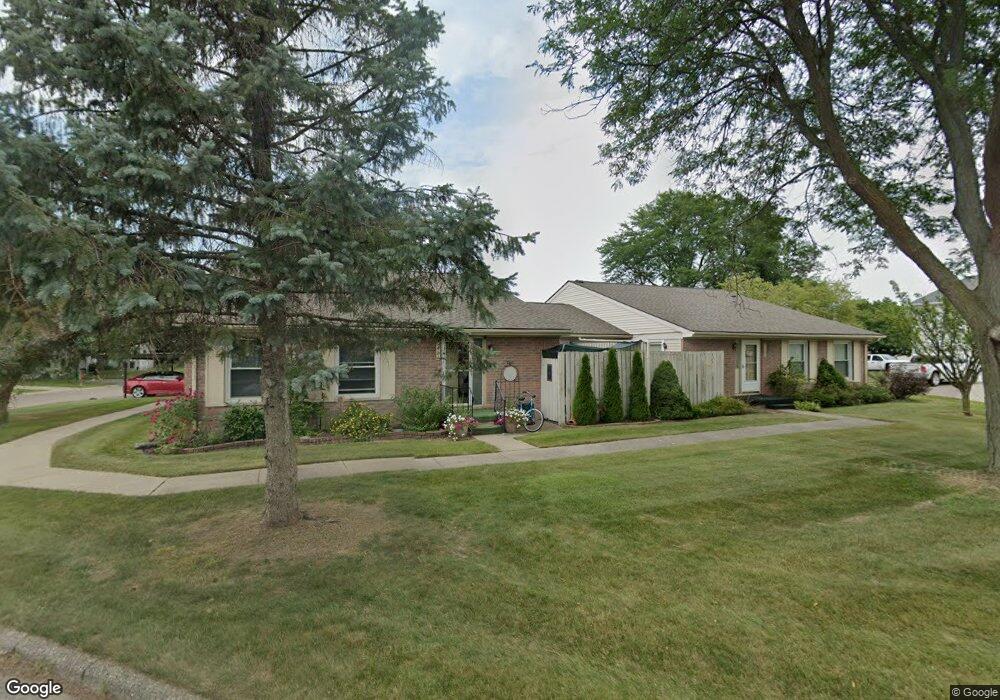 9401 Parkwood N unit 14D, Davison, MI 48423 - photo 1