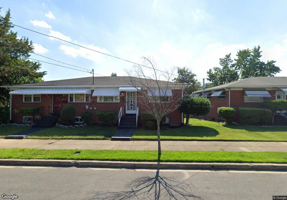 105 56th St SE, Washington, DC 20019 - photo 1