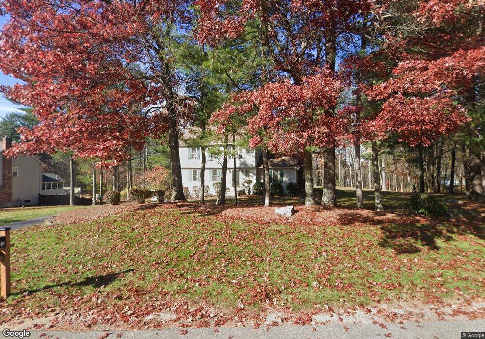 10 Grapevine Cir, Londonderry, NH 03053 - photo 1