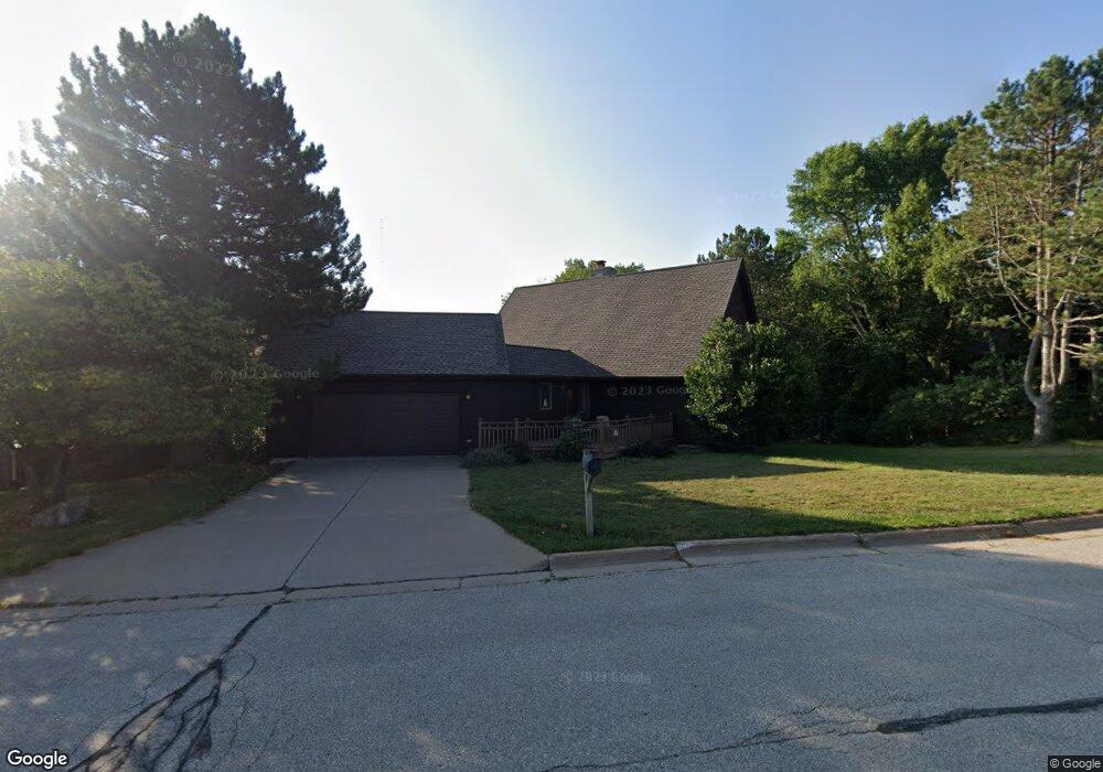 1318 Skyline Dr, Winona, MN 55987 - photo 1
