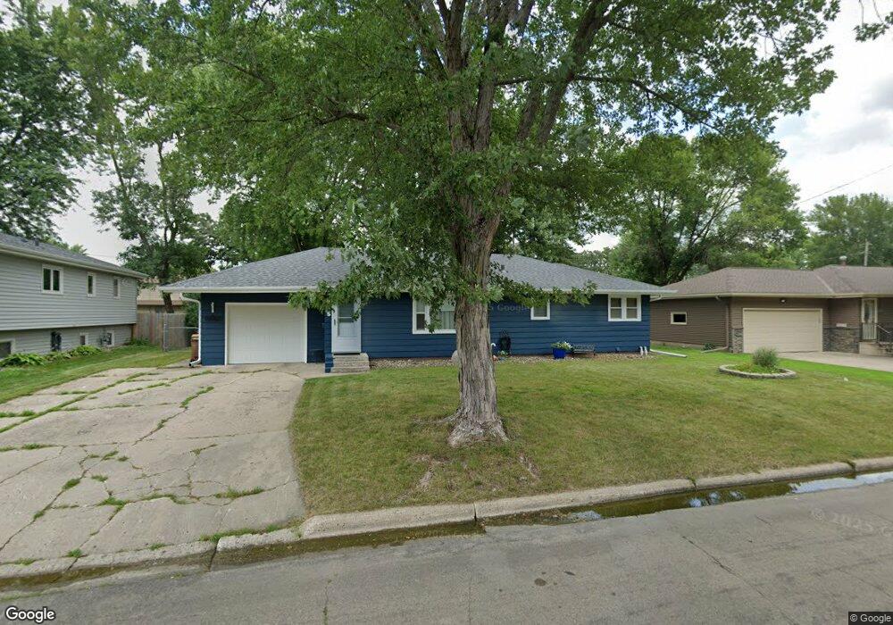 205 Fairview Dr, Albert Lea, MN 56007 - photo 1