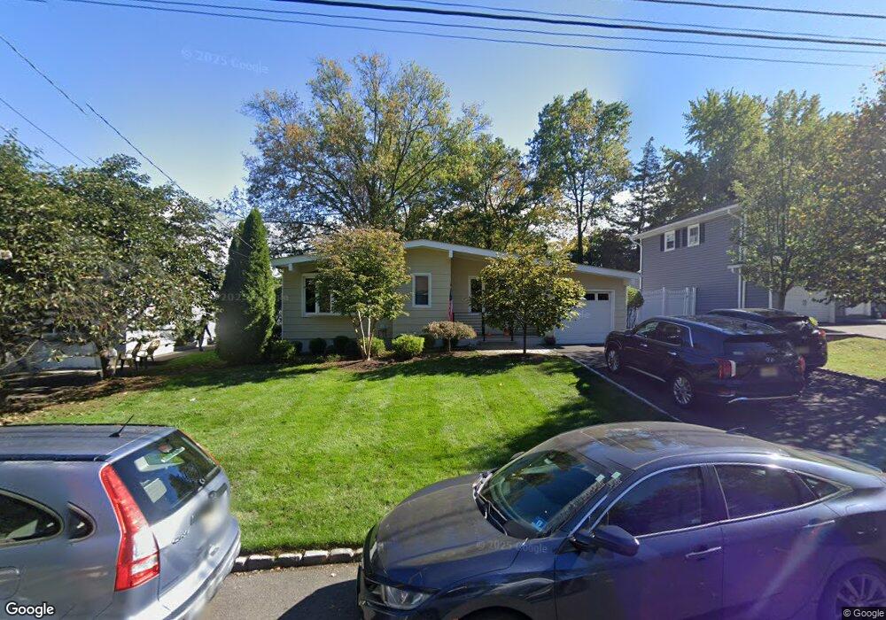 2104 Algonquin Dr, Scotch Plains, NJ 07076 - photo 1