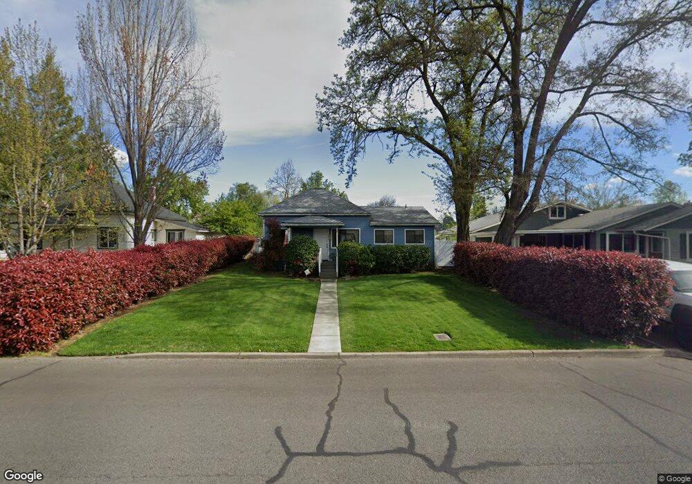 636 Oak St, Central Point, OR 97502 - photo 1