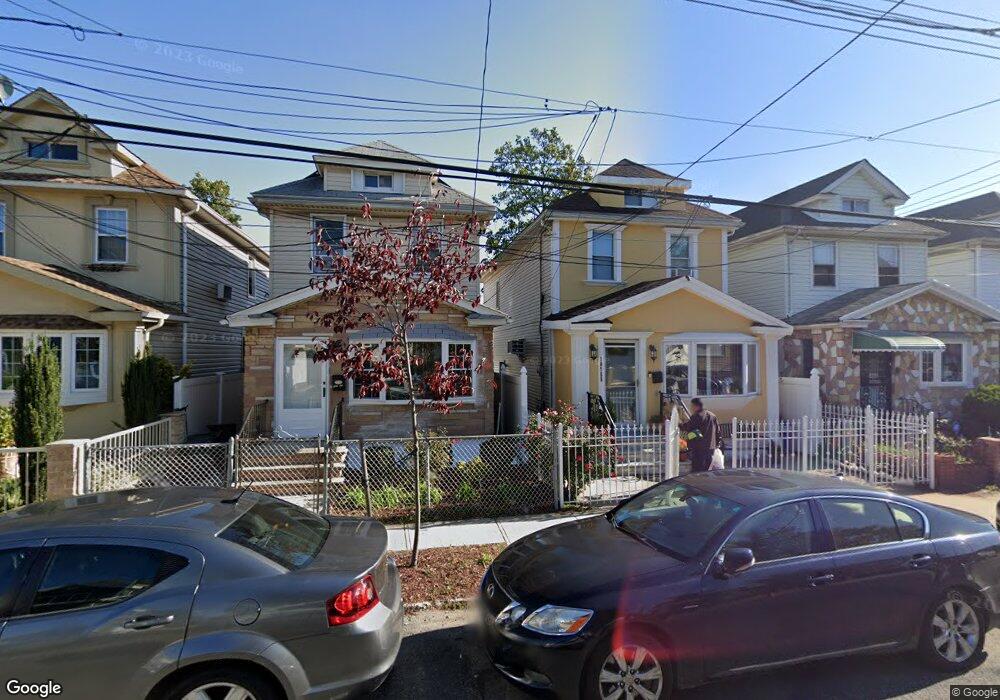 10753 164th St, Jamaica, NY 11433 - photo 1