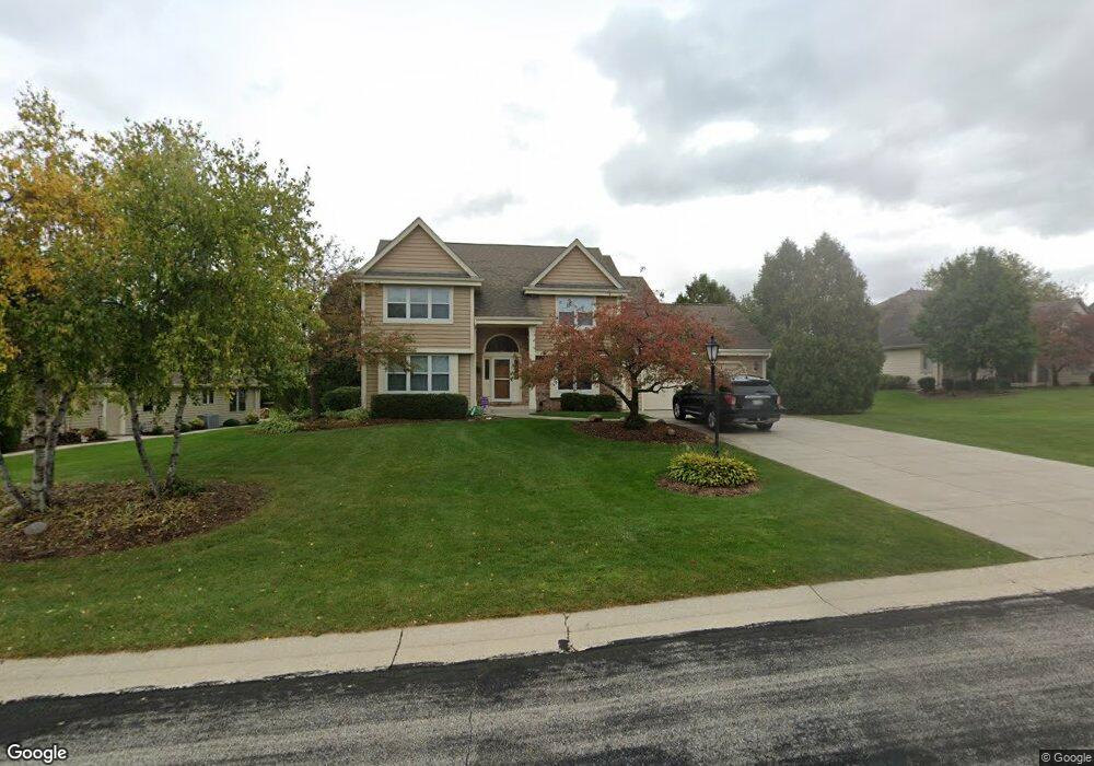 W151N10112 Windsong Cir W, Germantown, WI 53022 - photo 1