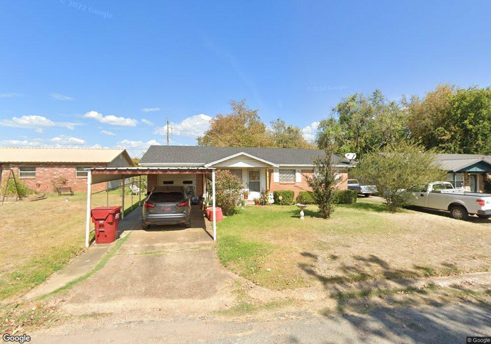 108 Hughes Ave, Hugo, OK 74743 - photo 1