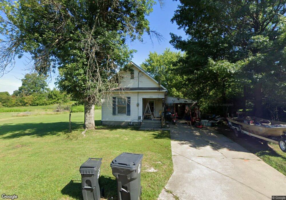 1337 Scott St, Moberly, MO 65270 - photo 1