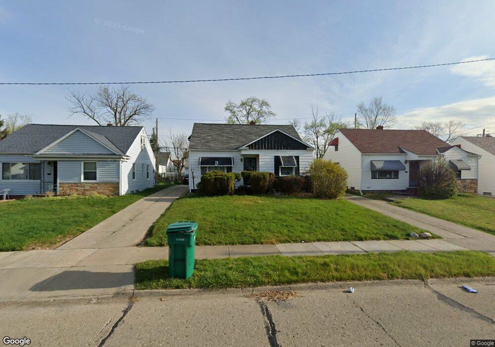 19107 Longview Ave, Maple Heights, OH 44137 - photo 1