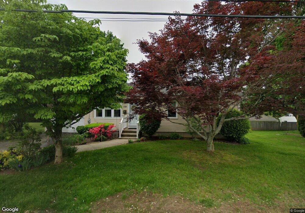 121 Marlow St, Cranston, RI 02920 - photo 1