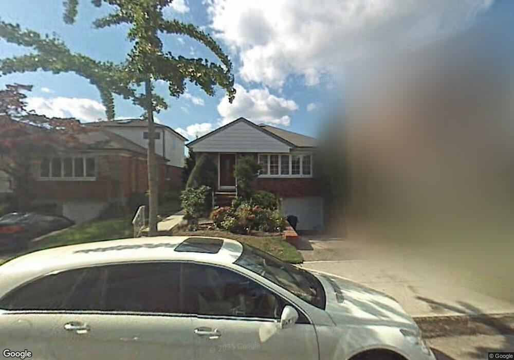 7340 172nd St, Fresh Meadows, NY 11366 - photo 1