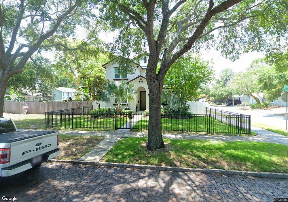 1046 Jackson St N, Saint Petersburg, FL 33705 - photo 1