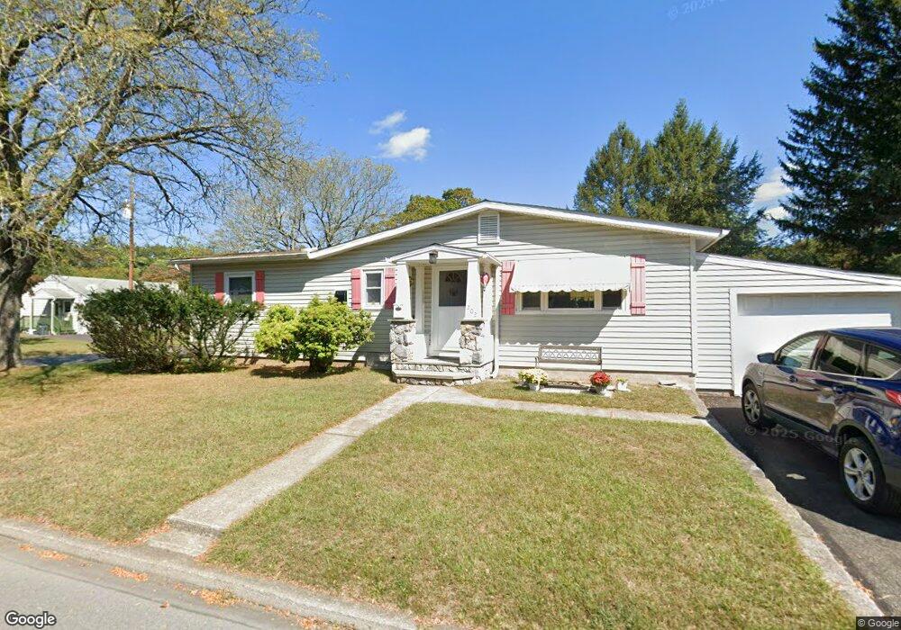 202 Stokes Ave, Stroudsburg, PA 18360 - photo 1