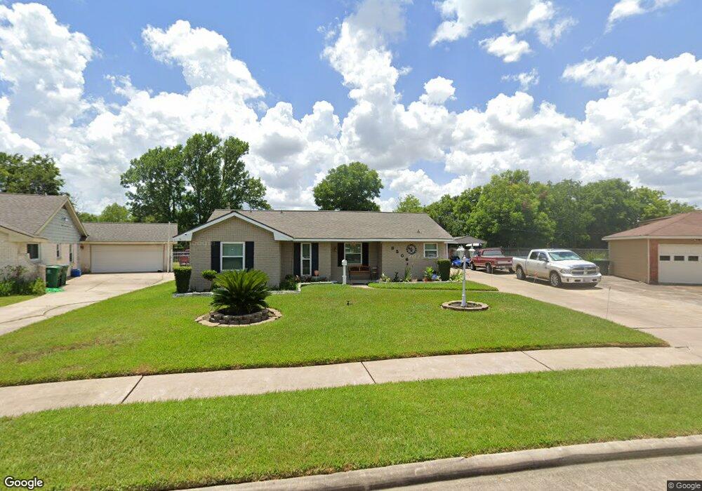 8206 Lettie St, Houston, TX 77075 - photo 1