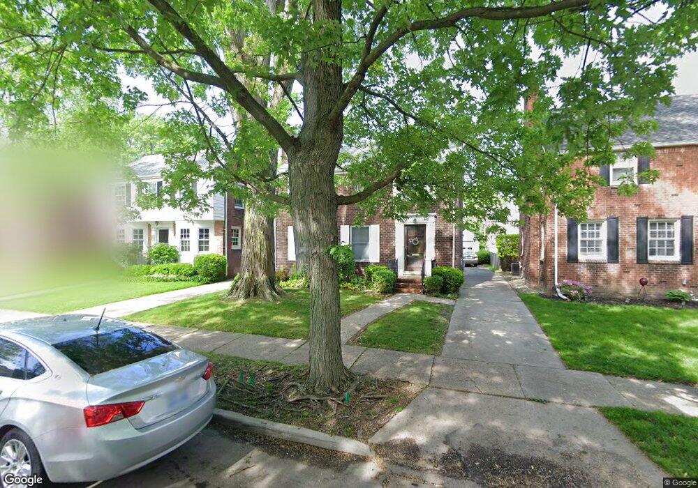 448 Fisher Rd, Grosse Pointe Farms, MI 48230 - photo 1