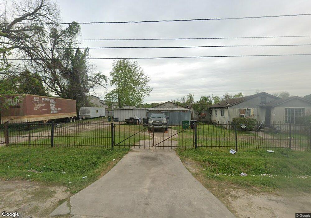 845 Lucky St, Houston, TX 77088 - photo 1