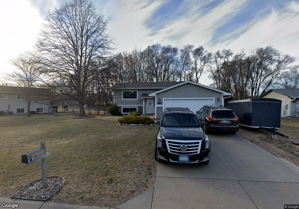 11282 98th Place N, Maple Grove, MN 55369 - photo 1