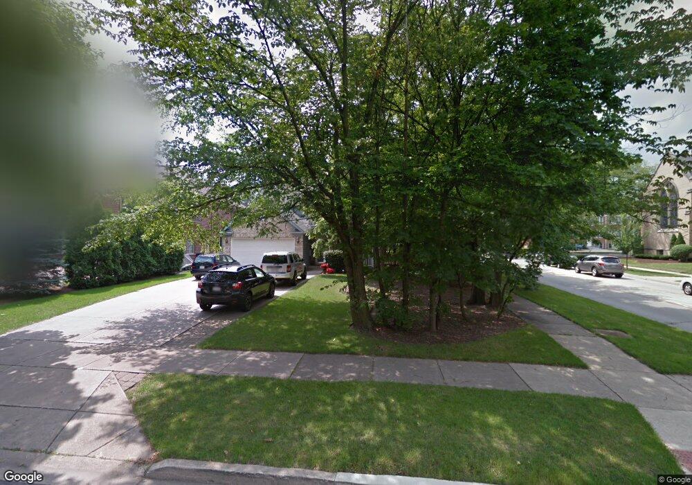370 S Kenilworth Ave, Elmhurst, IL 60126 - photo 1
