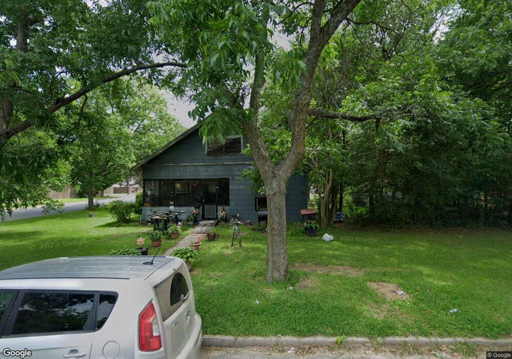 602 W Murray St, Denison, TX 75020 - photo 1