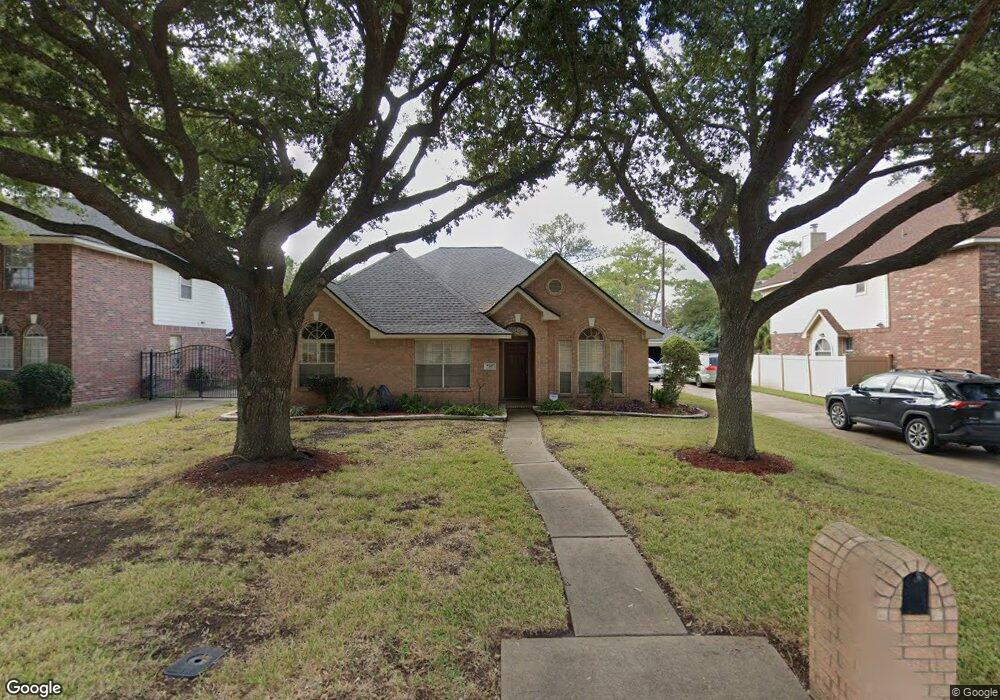 7347 Walkers Forest Dr, Houston, TX 77088 - photo 1