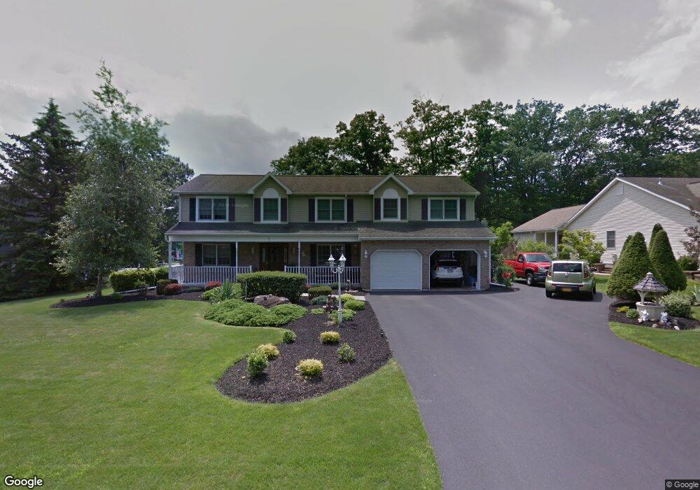 7 Brendan Ln, Schenectady, NY 12309 - photo 1