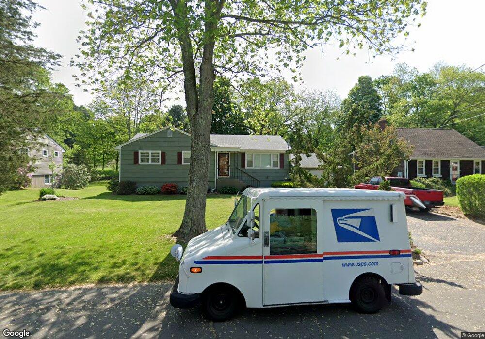 35 Robinwood Rd, Trumbull, CT 06611 - photo 1