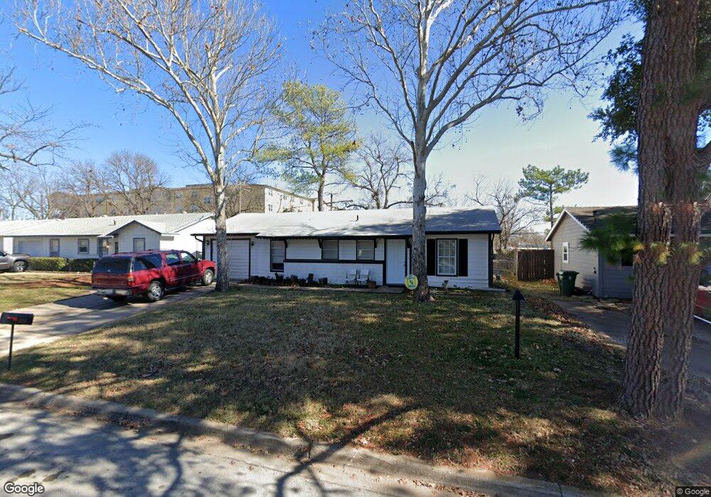 624 Livingston Dr, Hurst, TX 76053 - photo 1