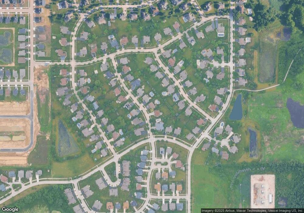 1061 Kingsmill Dr unit II, Algonquin, IL 60102 - photo 1