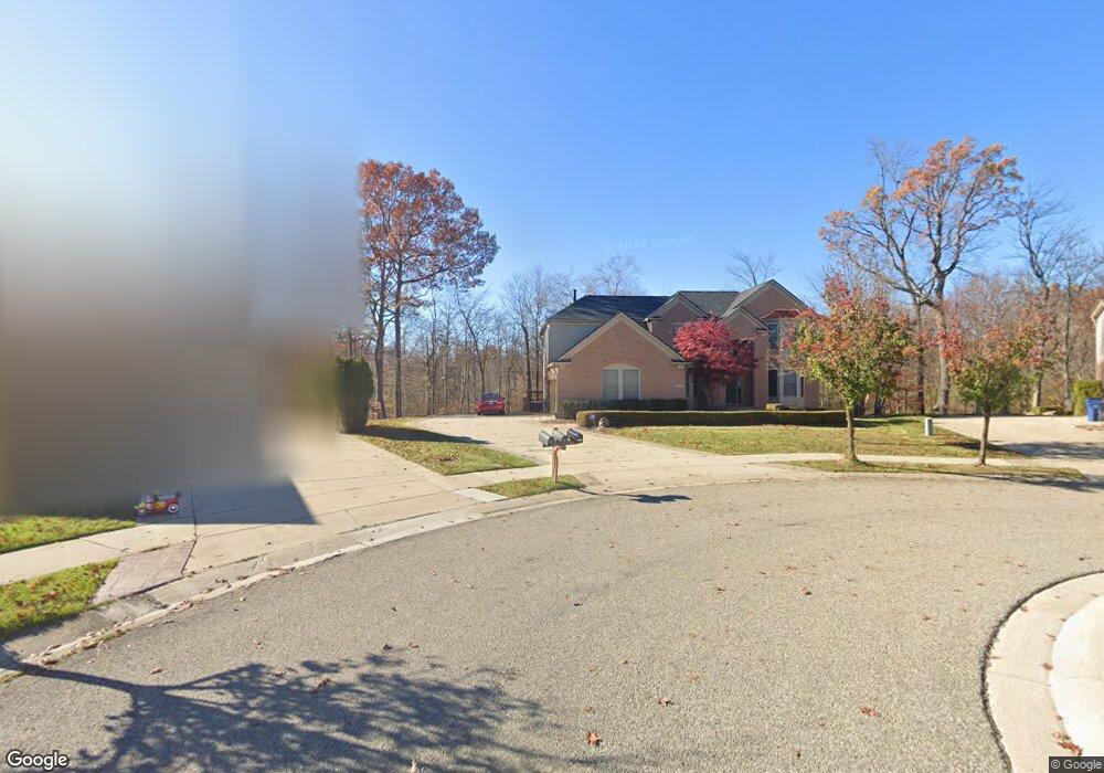 7077 Chatham Ct, West Bloomfield, MI 48322 - photo 1