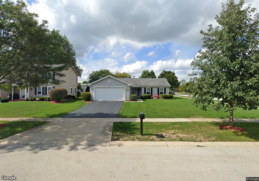 605 Applewood Ln, Algonquin, IL 60102 - photo 1