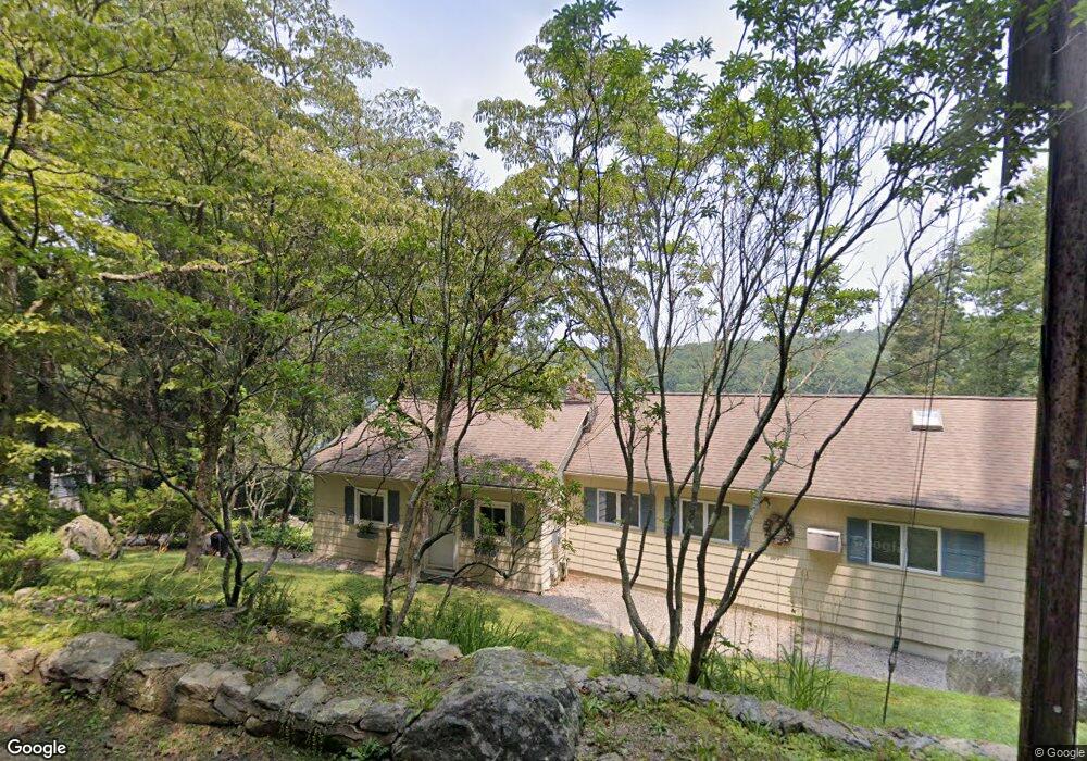 75 Taunton Lake Rd, Newtown, CT 06470 - photo 1