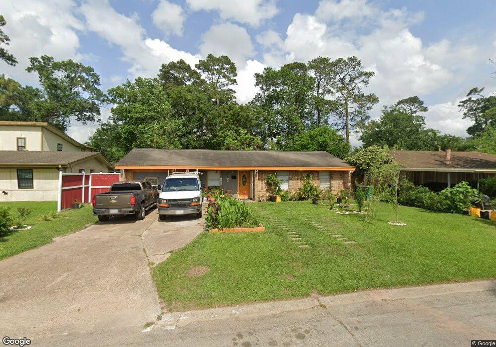 10322 Hollyglen Dr, Houston, TX 77016 - photo 1