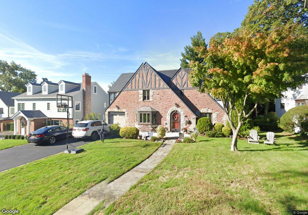 59 Andrew Rd, Manhasset, NY 11030 - photo 1