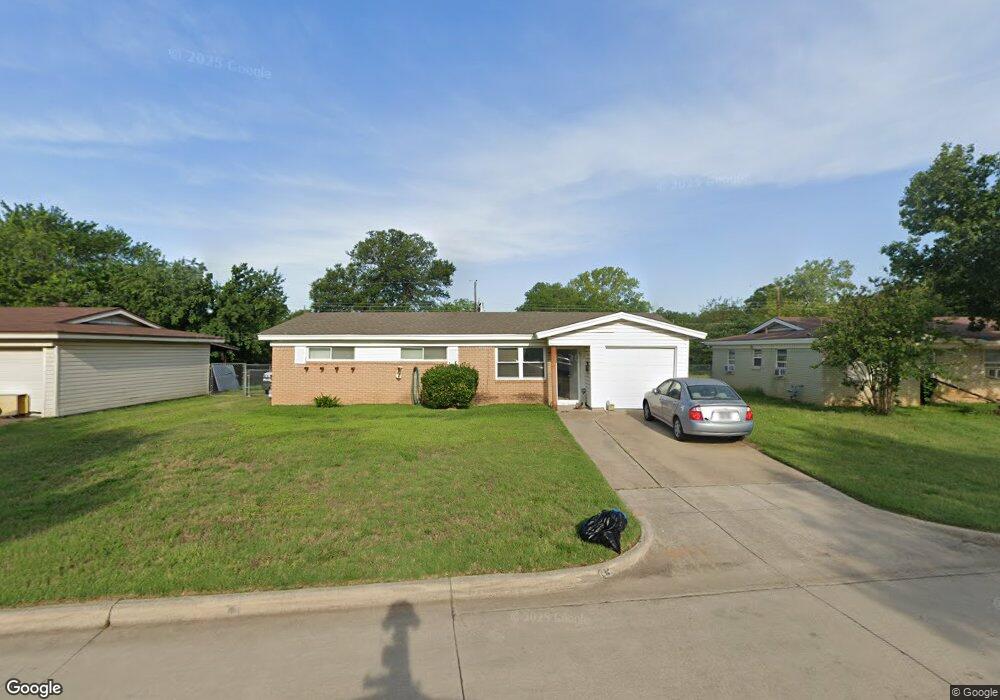 833 Jerry Ln, Bedford, TX 76022 - photo 1