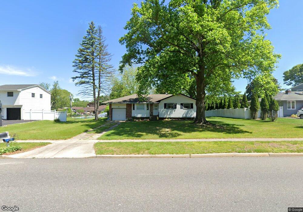 143 New Hwy, ComMacK, NY 11725 - photo 1