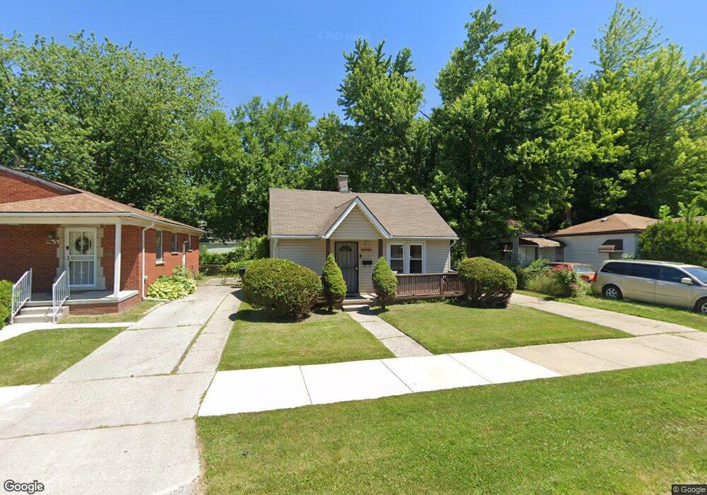 5292 Ashley St, Grosse Pointe, MI 48236 - photo 1