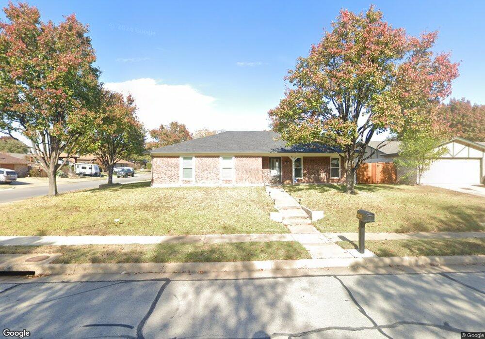 1433 Circle Ln, Bedford, TX 76022 - photo 1