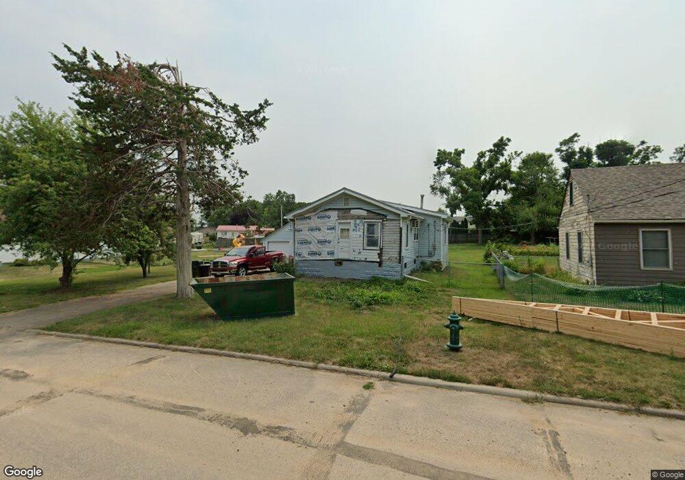 145 Outlook Dr SW, Cedar Rapids, IA 52404 - photo 1